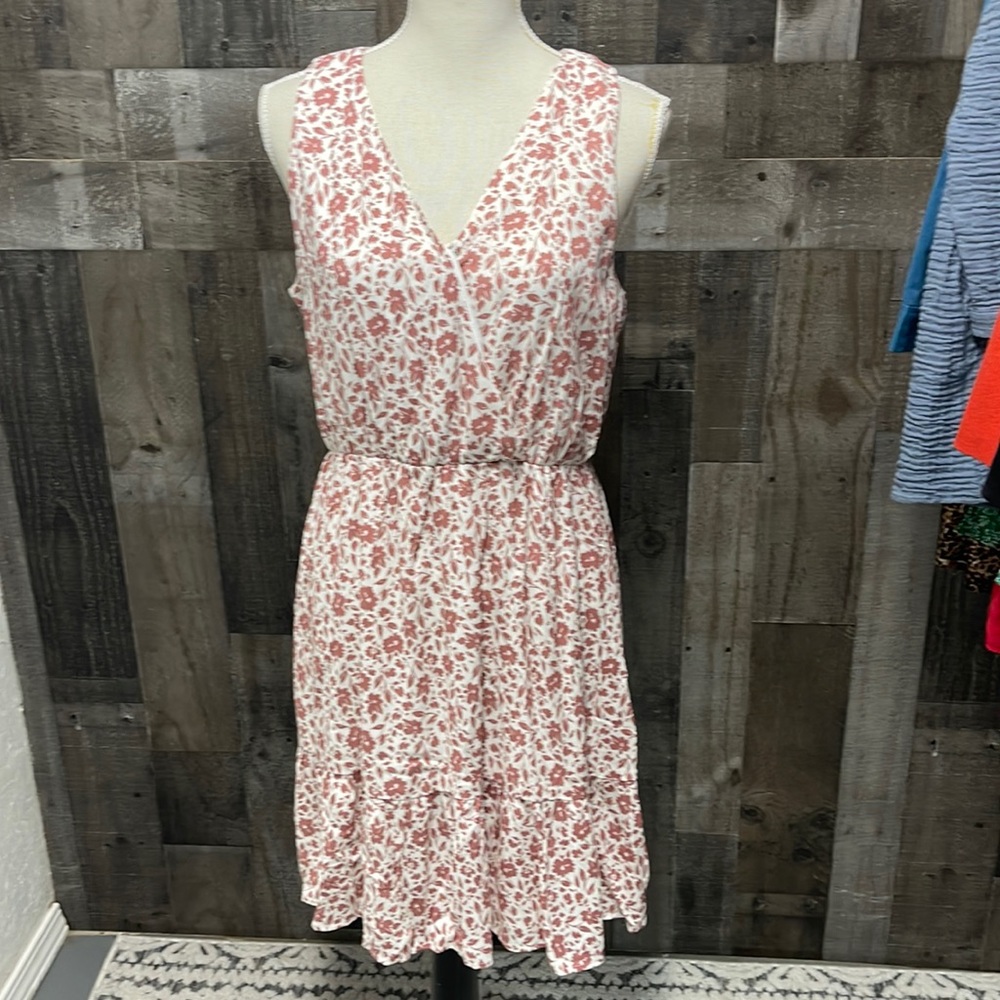 kaileigh floral dress size medium NWOT